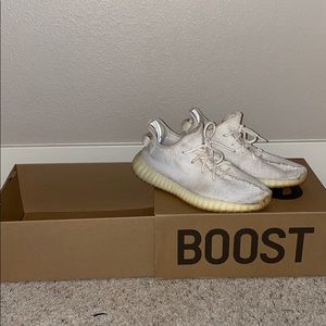 White Yeezy Boost 350